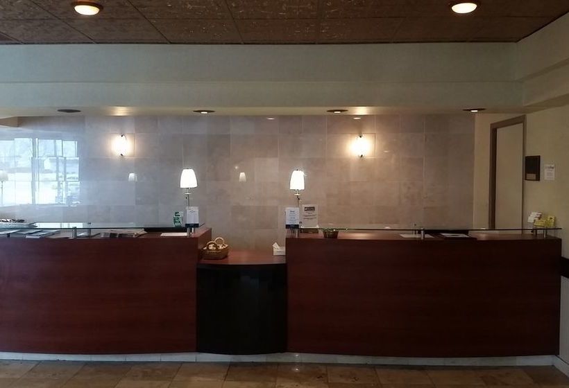 Hotel Grand Forks Inn & Suites