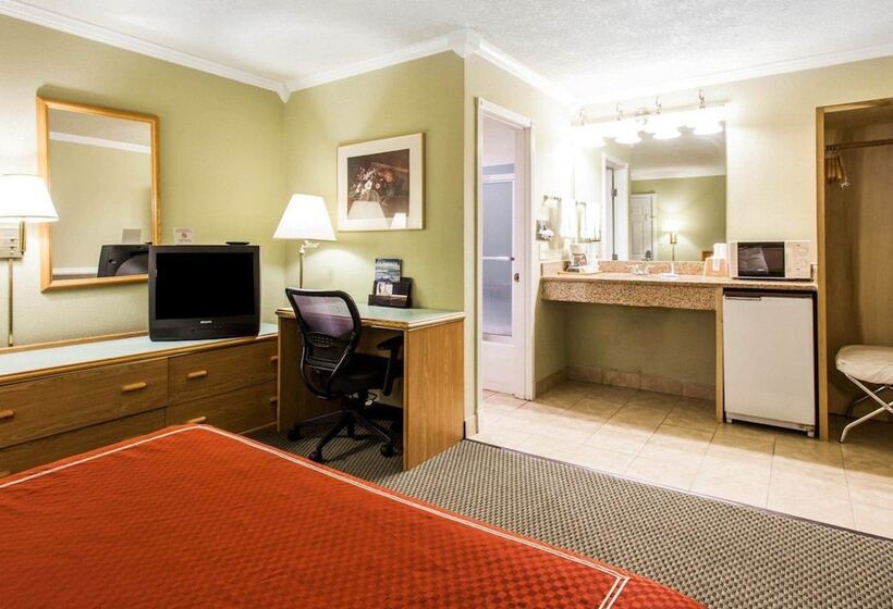 فندق Rodeway Inn