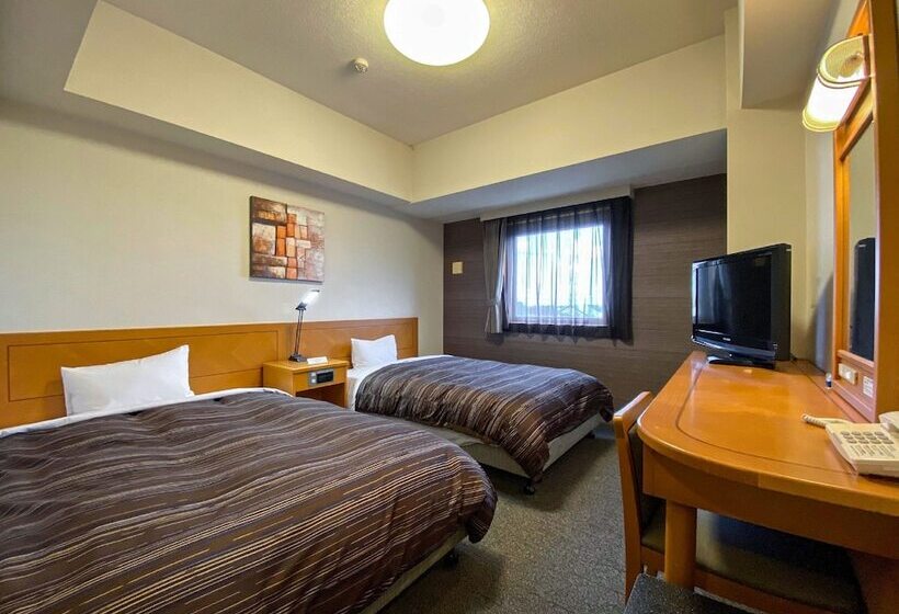 فندق Route Inn Tsubamesanjo Ekimae
