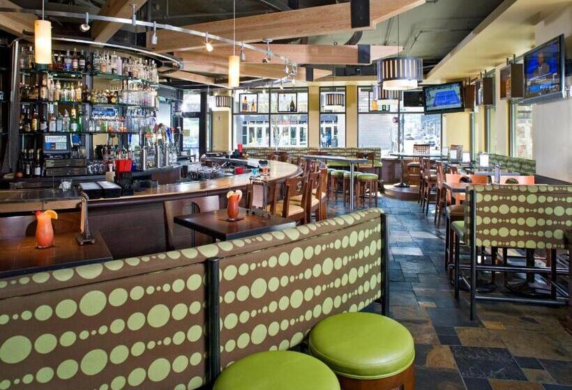 Silver Cloud Hotel   Seattle Stadium