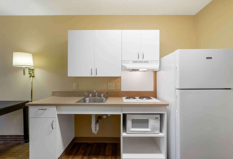 Extended Stay America Suites  Tampa  Airport  Spruce Street