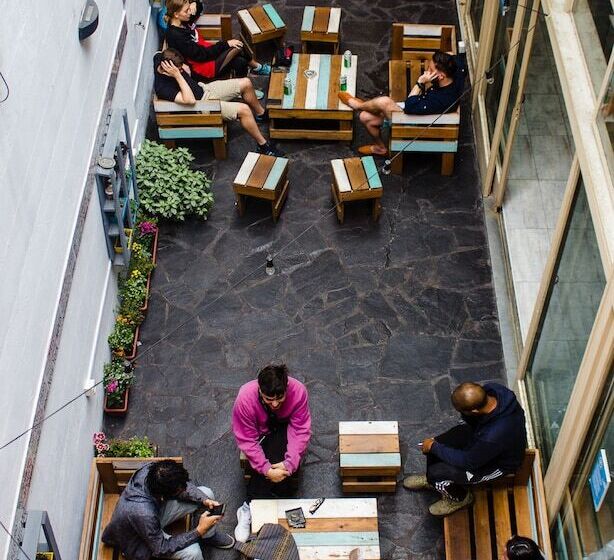 Play Hostel Arcos