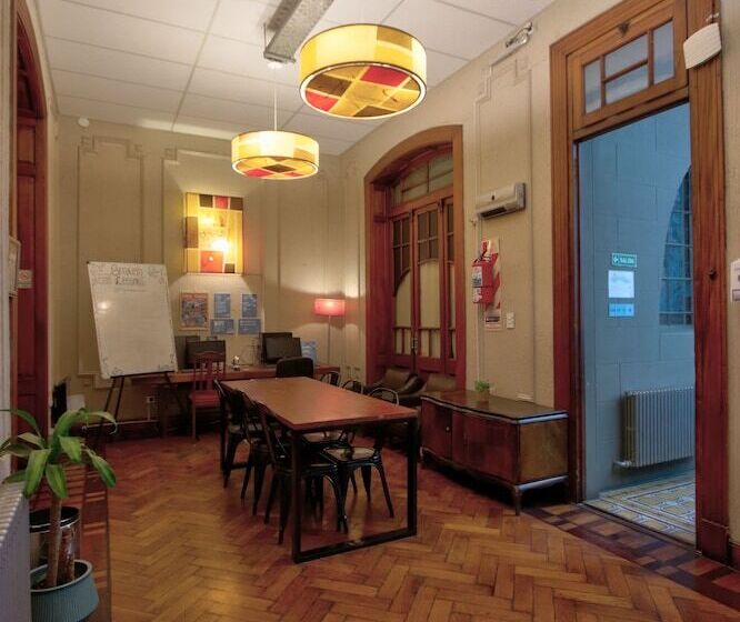 Play Hostel Arcos