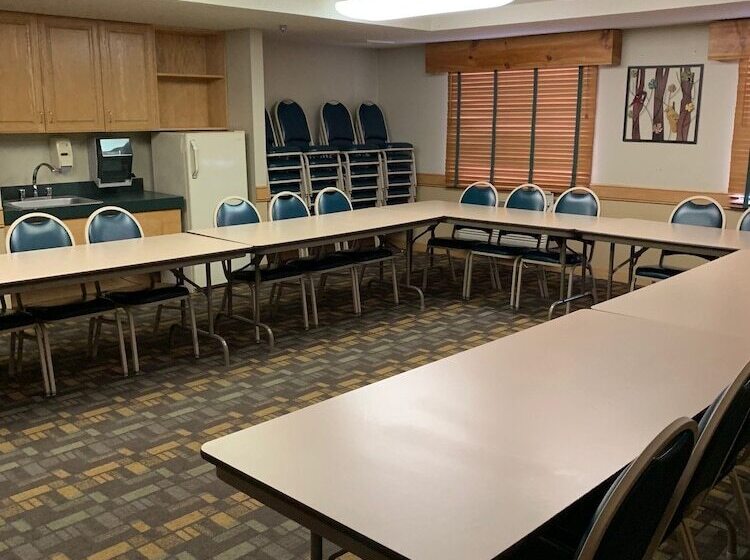 בית מלון כפרי Americinn By Wyndham Hampton