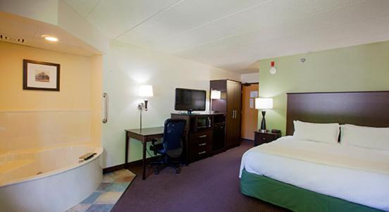 בית מלון כפרי Americinn By Wyndham Hampton