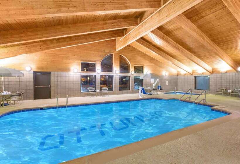 בית מלון כפרי Americinn By Wyndham Ottumwa