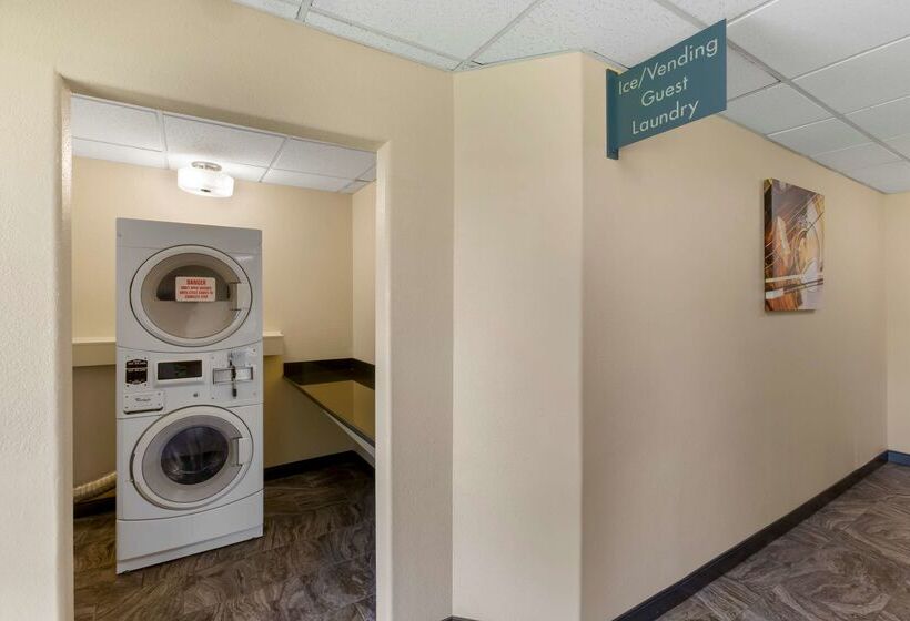 هتل Best Western Plus The Four Corners Inn