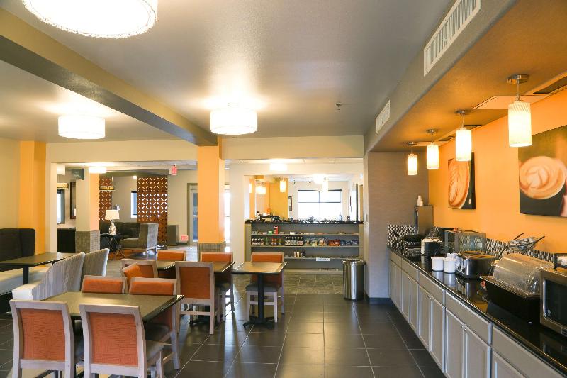 هتل Best Western Plus The Four Corners Inn