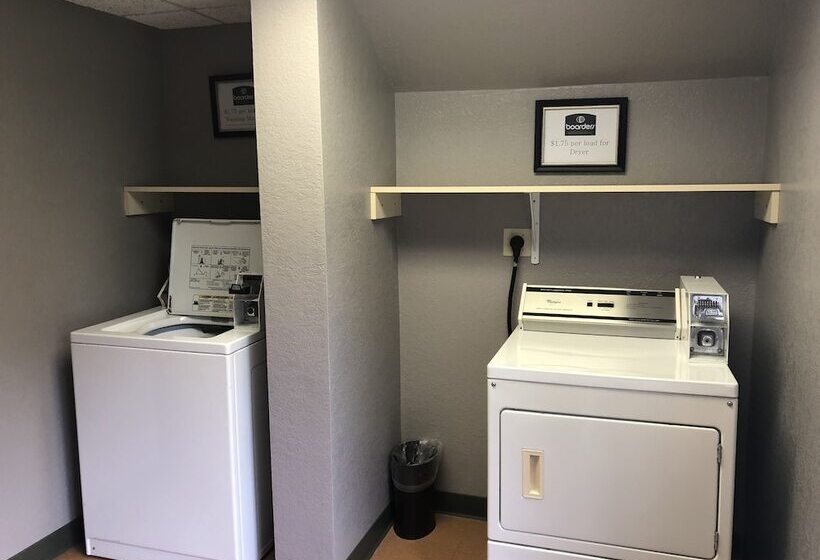 Boarders Inn And Suites By Cobblestone Hotels   Fayette