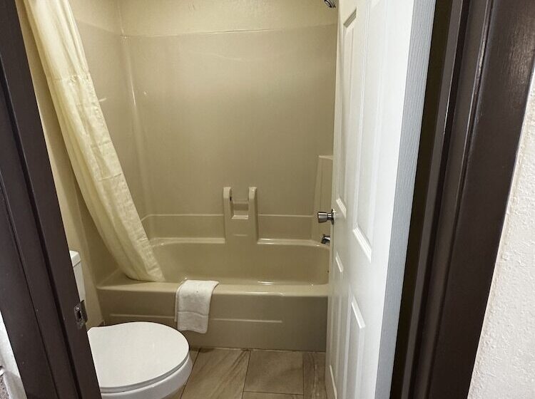 בית מלון כפרי Budget Inn Nassawadox