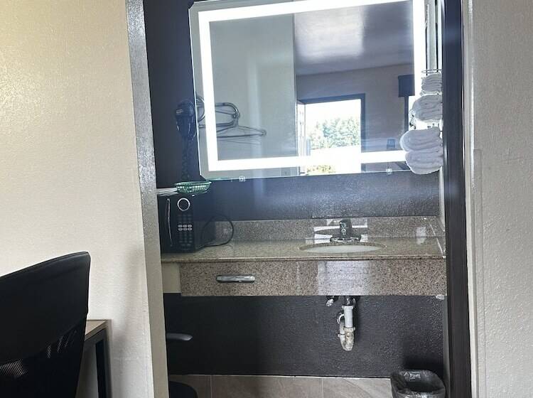 בית מלון כפרי Budget Inn Nassawadox