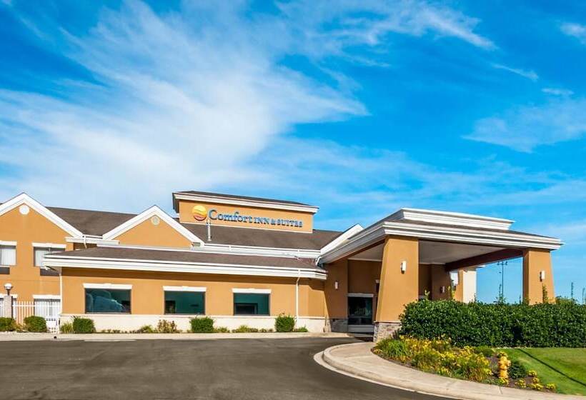 هتل Comfort Inn & Suites