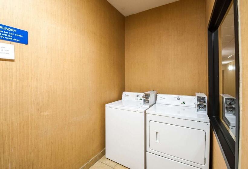 هتل Comfort Inn & Suites