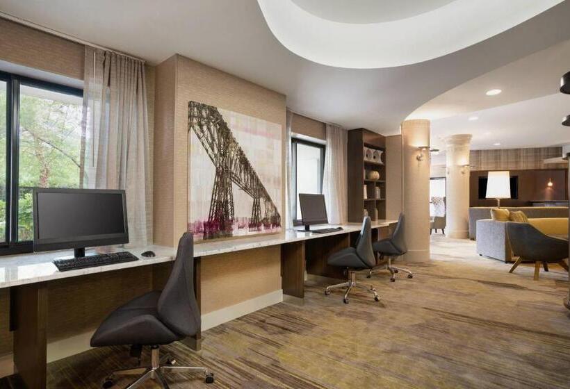 فندق Courtyard By Marriott Middletown Goshen