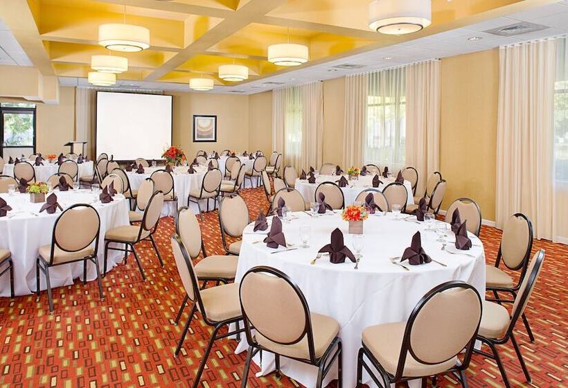 فندق Courtyard By Marriott Sacramento Midtown