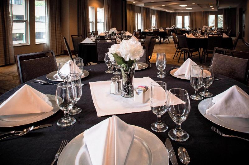 هتل Courtyard By Marriott Norfolk Downtown