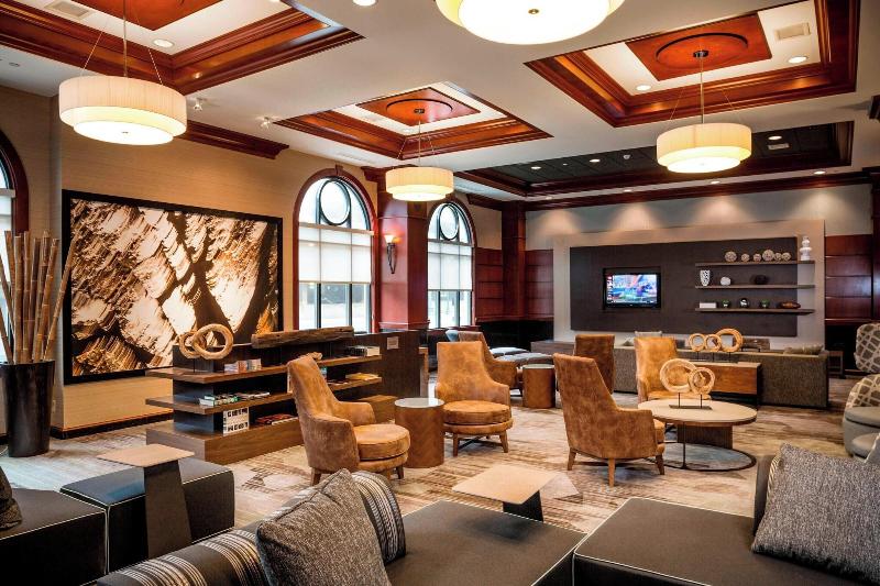 هتل Courtyard By Marriott Norfolk Downtown