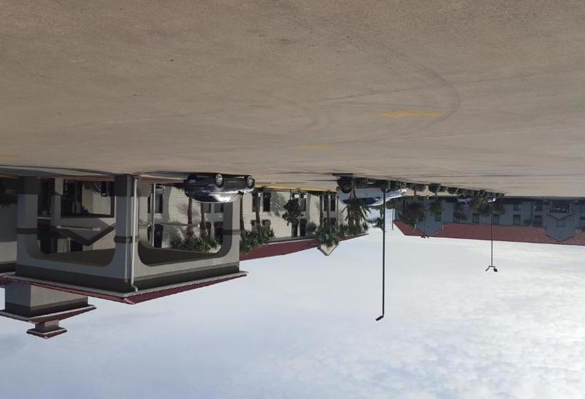 فندق Days Inn By Wyndham Galliano La