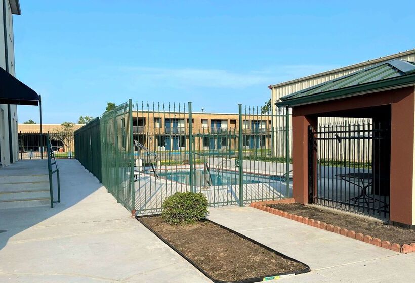 فندق Days Inn By Wyndham Laplace New Orleans