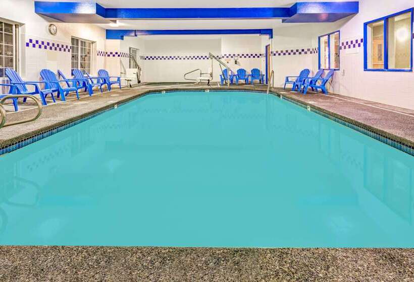 호텔 Days Inn & Suites By Wyndham Gresham