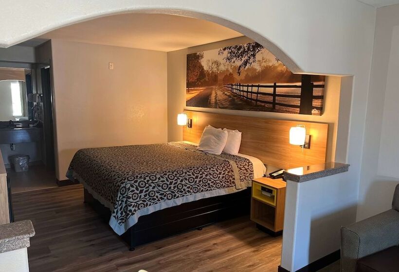 בית מלון כפרי Days Inn & Suites By Wyndham Opelousas