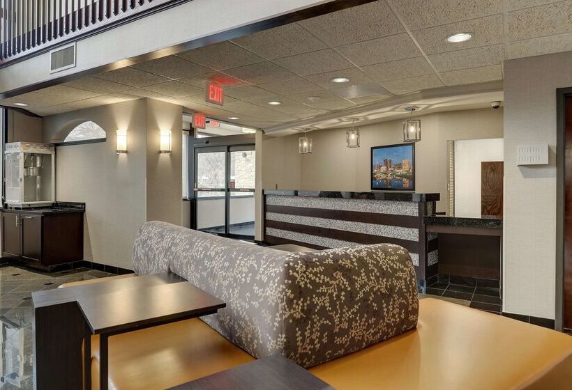 هتل Drury Inn & Suites Columbus Dublin