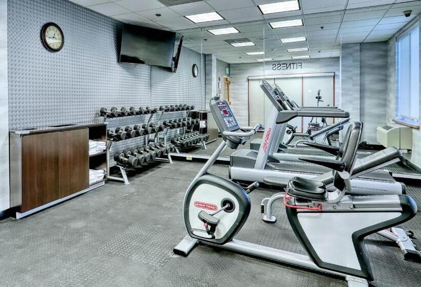 هتل Fairfield Inn & Suites Woodbridge