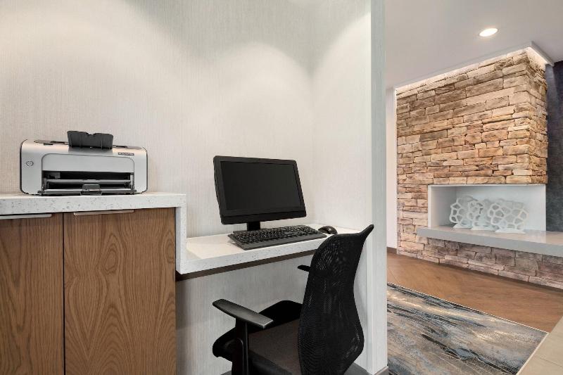 هتل Fairfield Inn By Marriott Visalia Sequoia