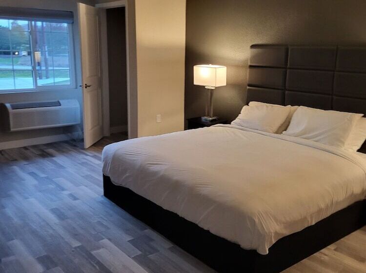 فندق Red Fox Inn And Suites