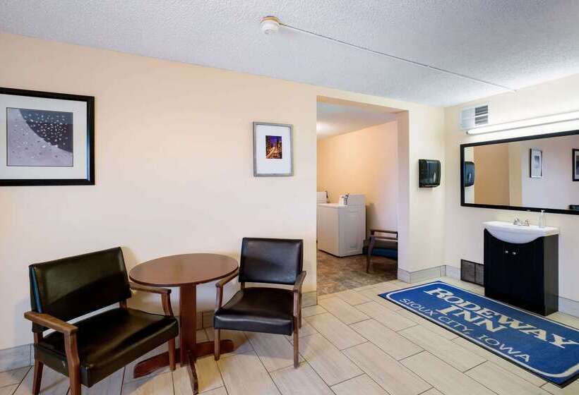 فندق Rodeway Inn Sergeant Bluff  Sioux City
