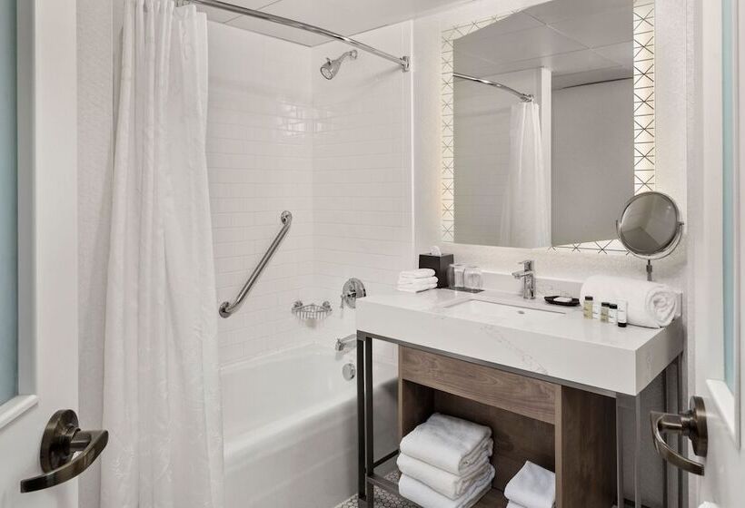 هتل Sheraton Duluth