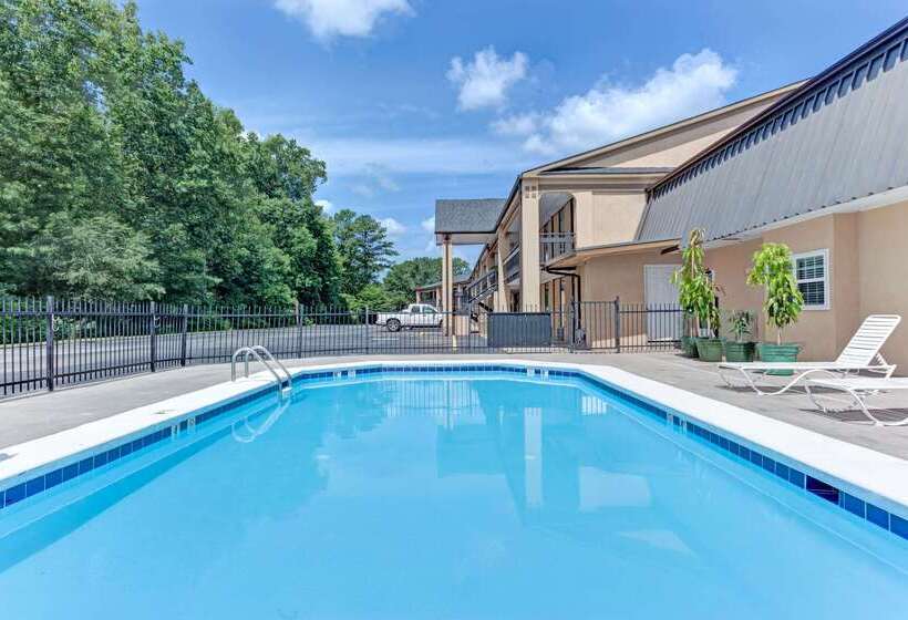 فندق Super 8 By Wyndham Carrollton Ga