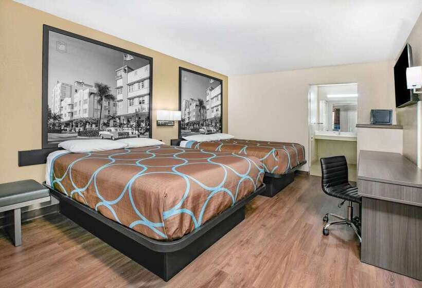فندق Super 8 By Wyndham Moss Point