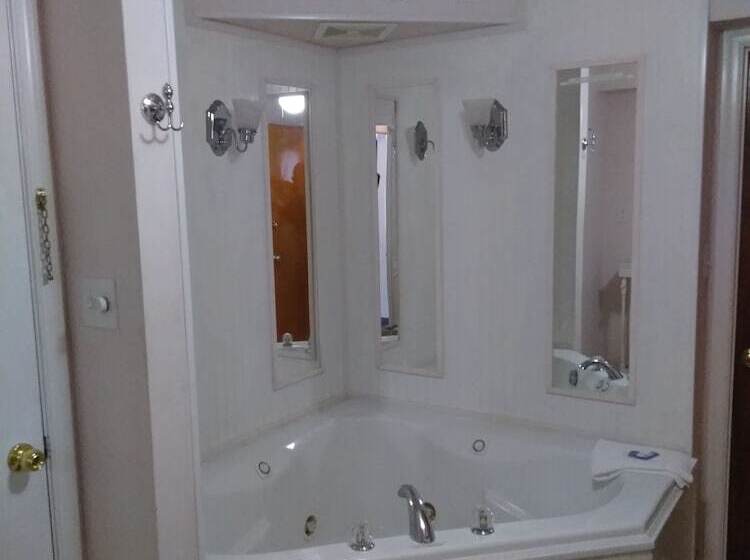 Отель The Cardinal Inn