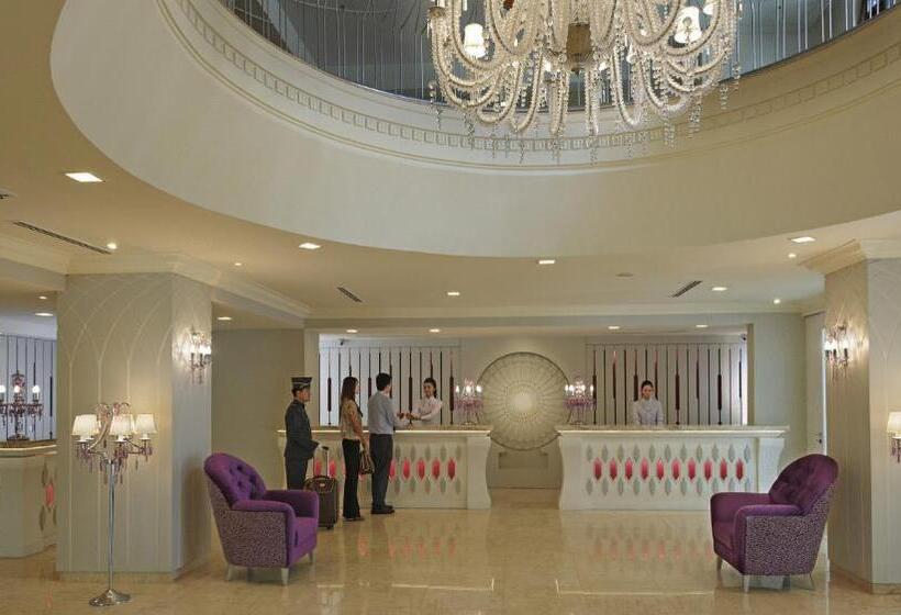 فندق The Chateau Spa & Wellness Resort
