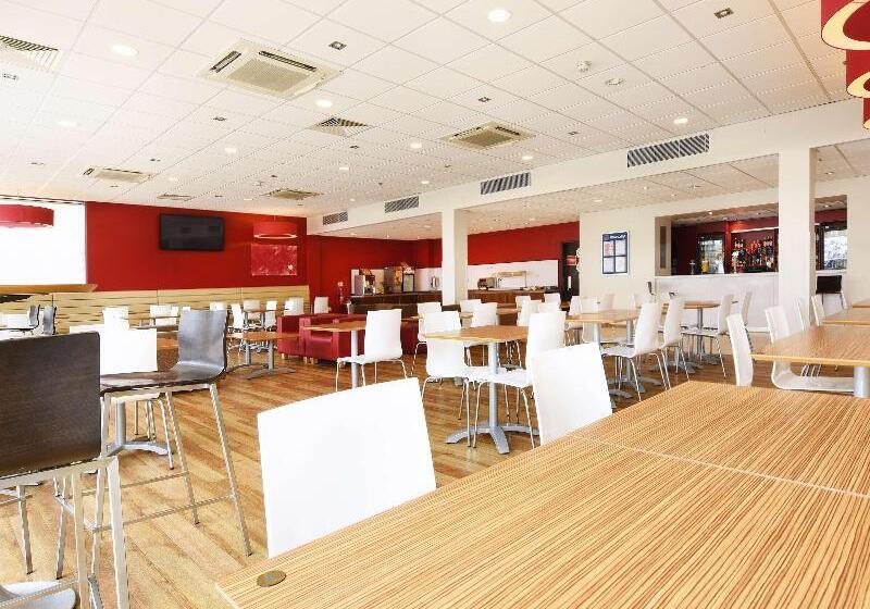 هتل Travelodge London Excel