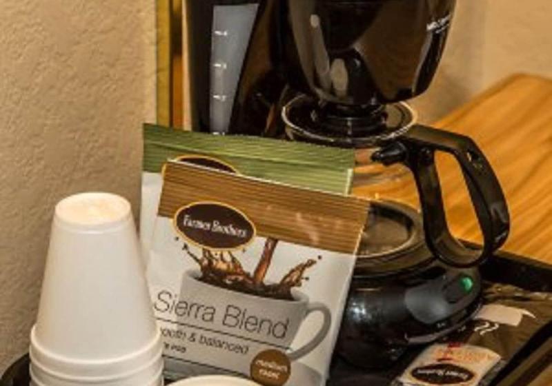 מוטל America S Best Inn & Suites Eureka