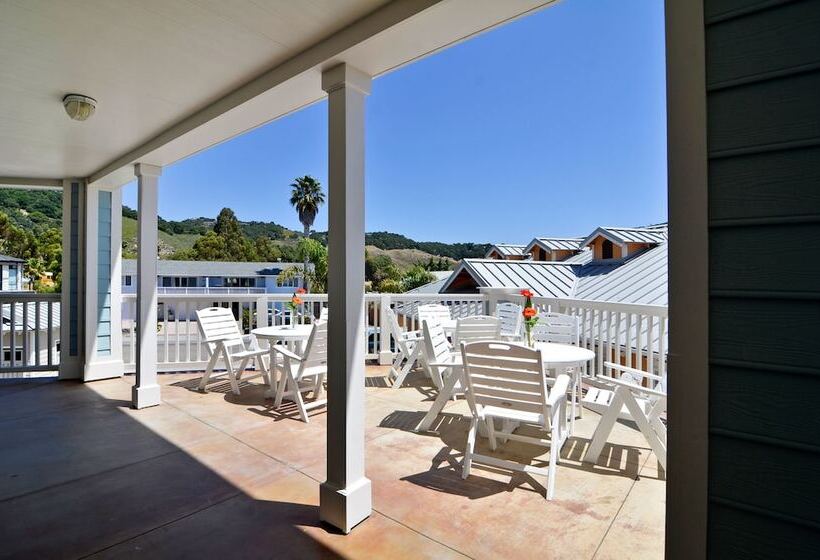 فندق Avila Lighthouse Suites