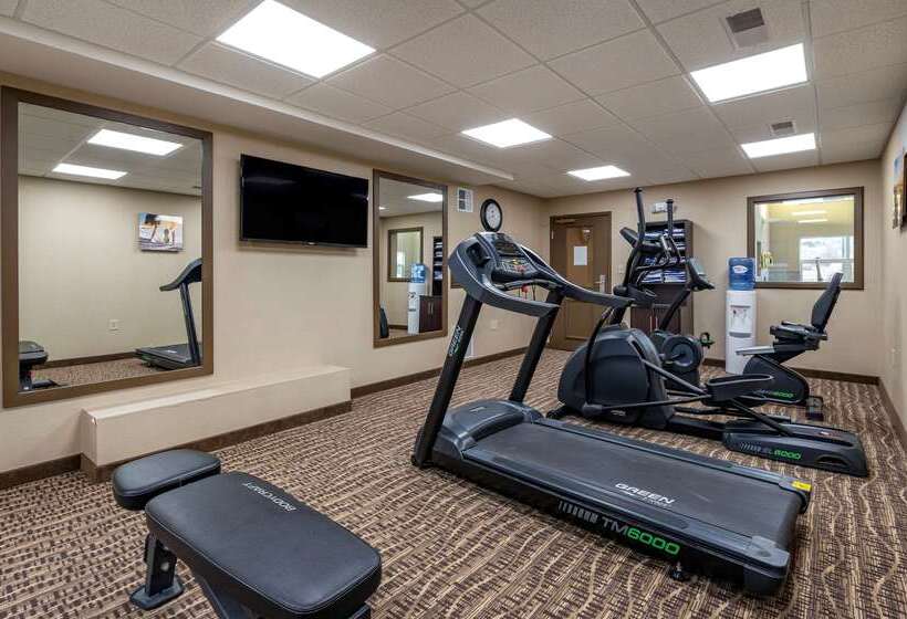 בית מלון כפרי Comfort Inn & Suites Northern Kentucky