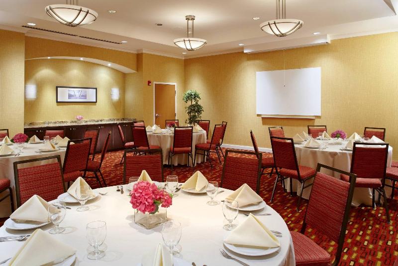 בית מלון כפרי Courtyard By Marriott Pittsburgh West Homestead Waterfront