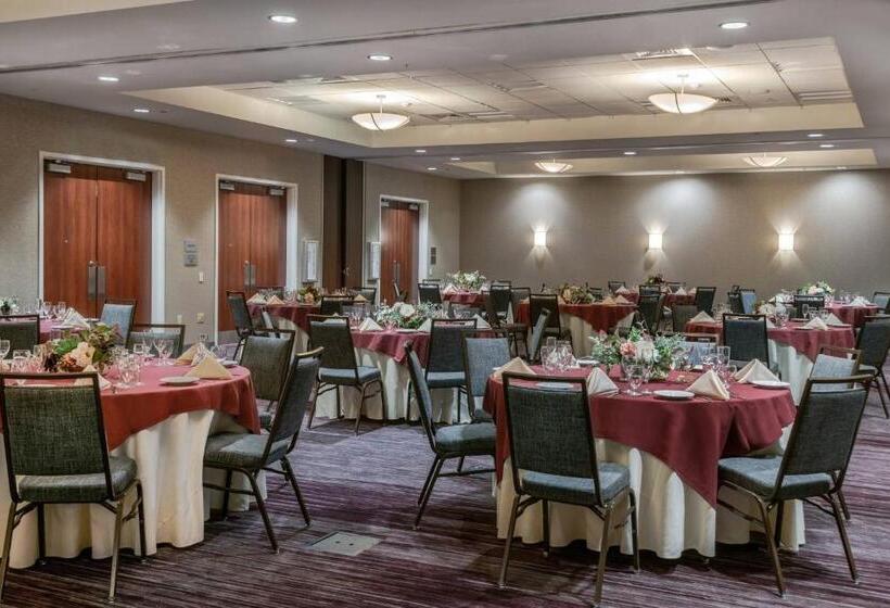 هتل Courtyard By Marriott Newark University Of Delaware