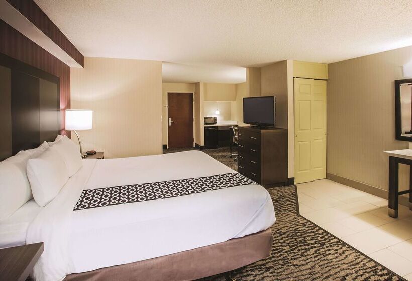 هتل La Quinta By Wyndham Newark   Elkton