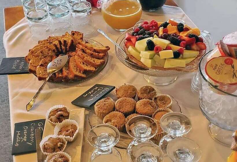 هتل The Lodge At Moosehead Lake