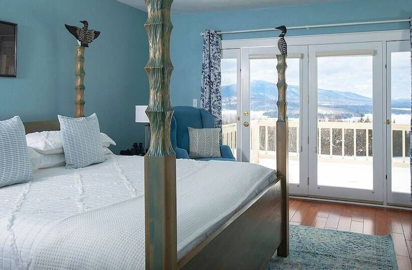 هتل The Lodge At Moosehead Lake