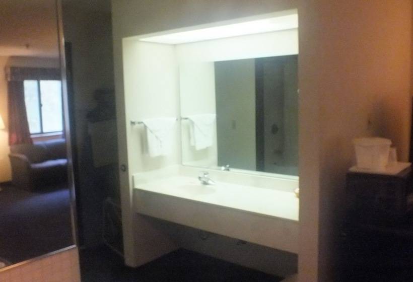 בית מלון כפרי Quality Express Inn & Suites