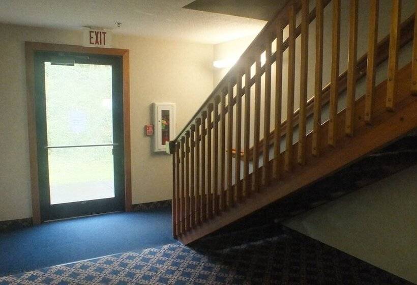 בית מלון כפרי Quality Express Inn & Suites