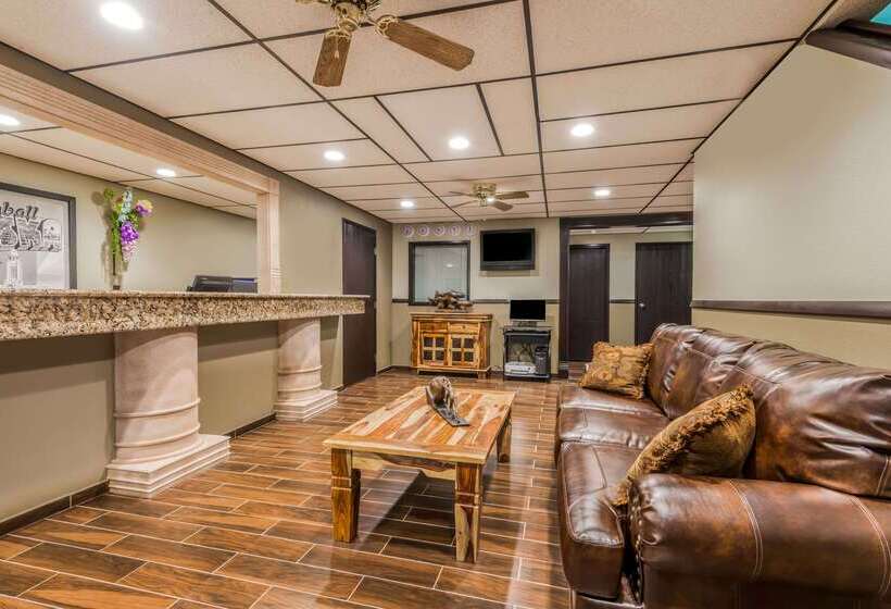 فندق Super 8 By Wyndham Kimball