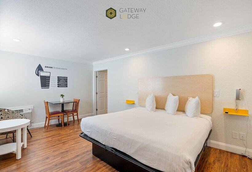 مُتل Gateway Lodge