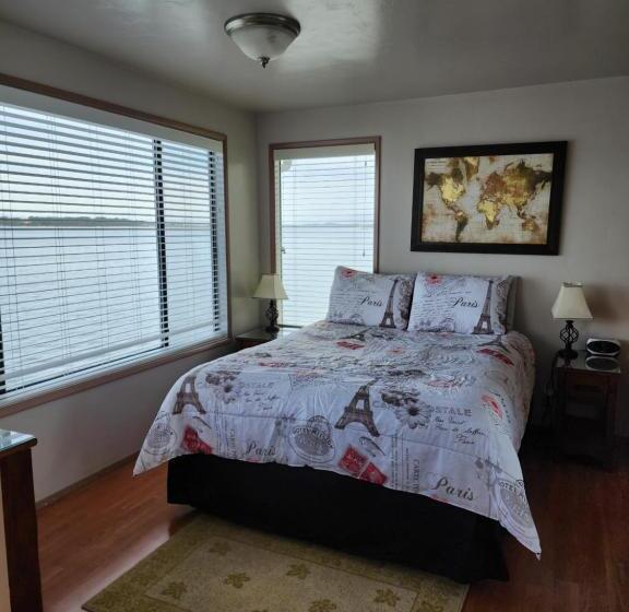 Plainview Motel