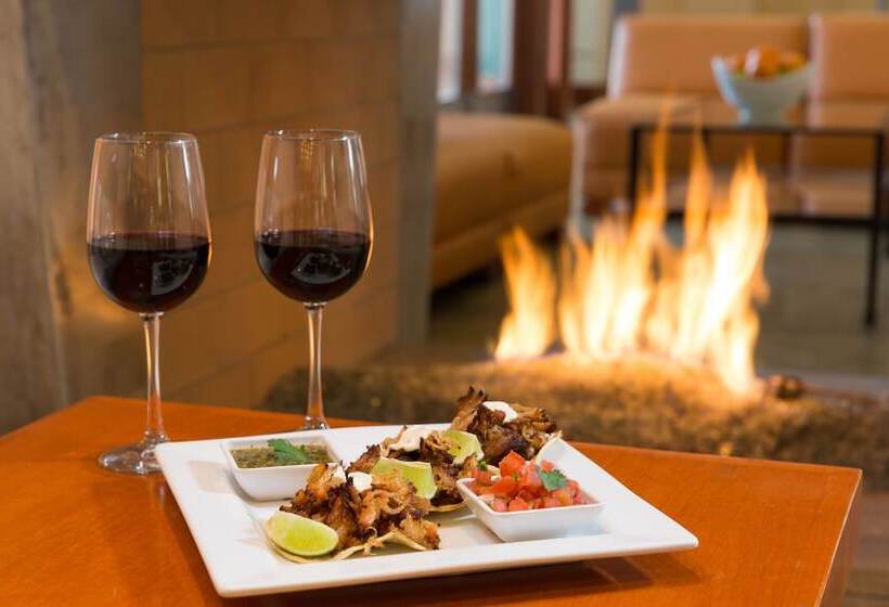 فندق Casa 425 + Lounge, A Four Sisters Inn